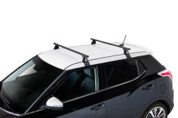 Zdjęcie poglądowe. Bagażnik bazowy CRUZ ST. Mocowania do dachu opracowane są do konkretnego modelu samochodu.